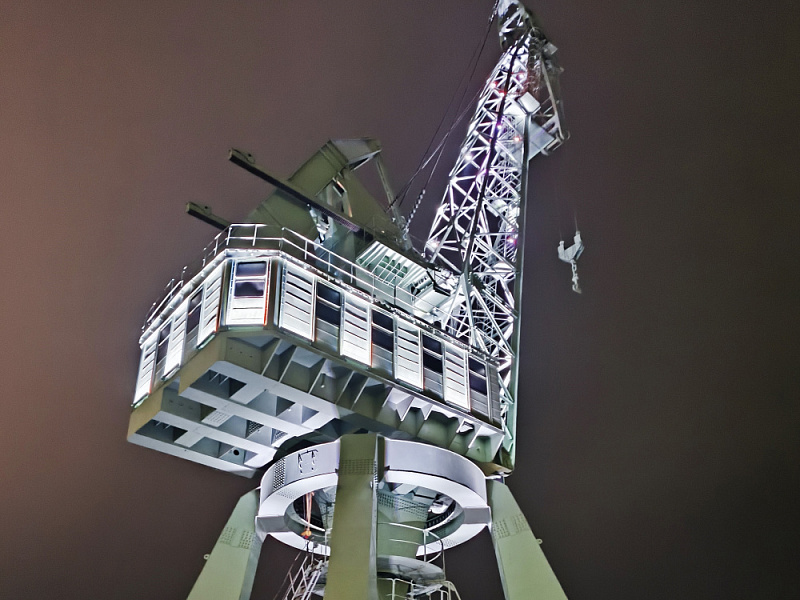 Подсветка портального крана на Нижегородской Стрелке